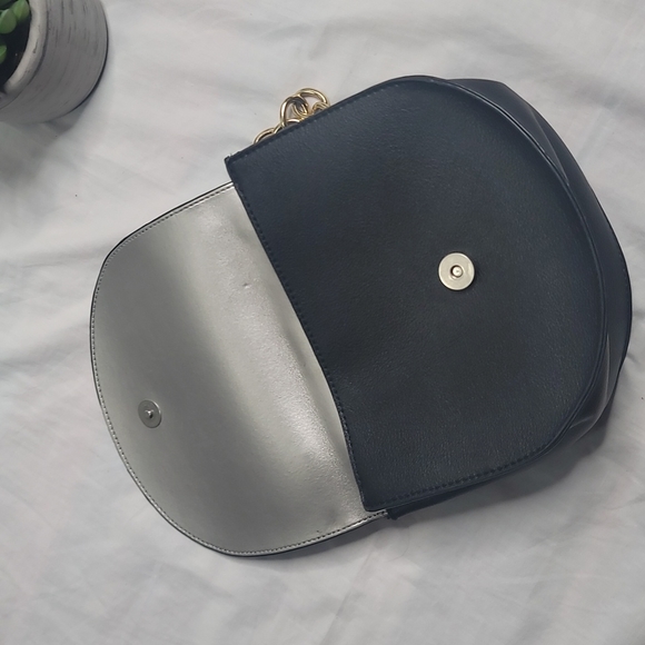 Black flap bag - Picture 12 of 15